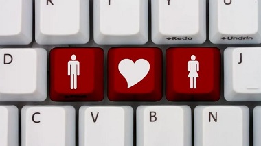 Cuales cliche de amor son usados para las citas por internet