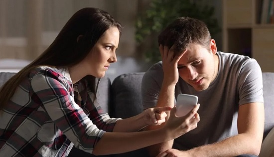 como descubrir la infidelidad en el celular